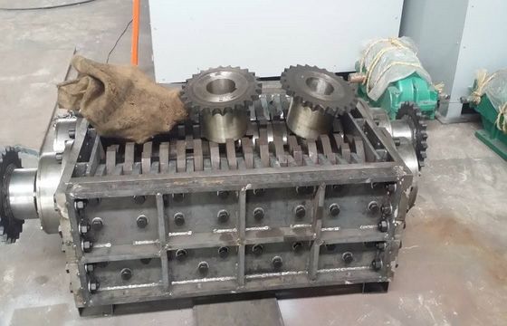 1-4T/H capacity double roller shredder supplier