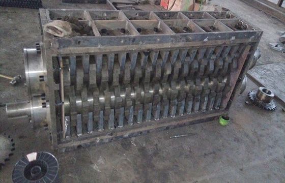 1-4T/H capacity double roller shredder supplier